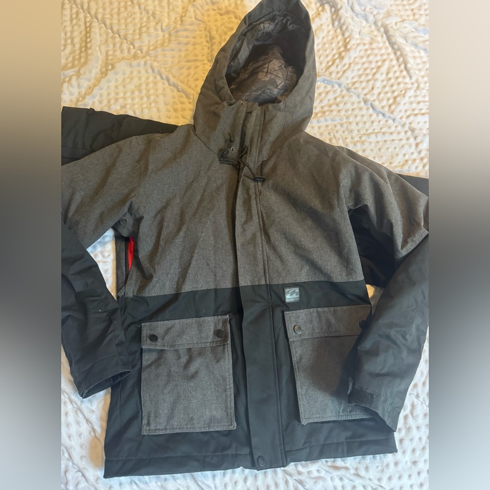 Billabong Black and Gray Puffer Jacket Weather-Resistant Hooded Design